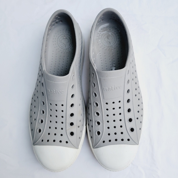 Native Unisex Gray Jefferson Slip-on Perforated Shoe - size M7/W9 - Picture 3 of 8